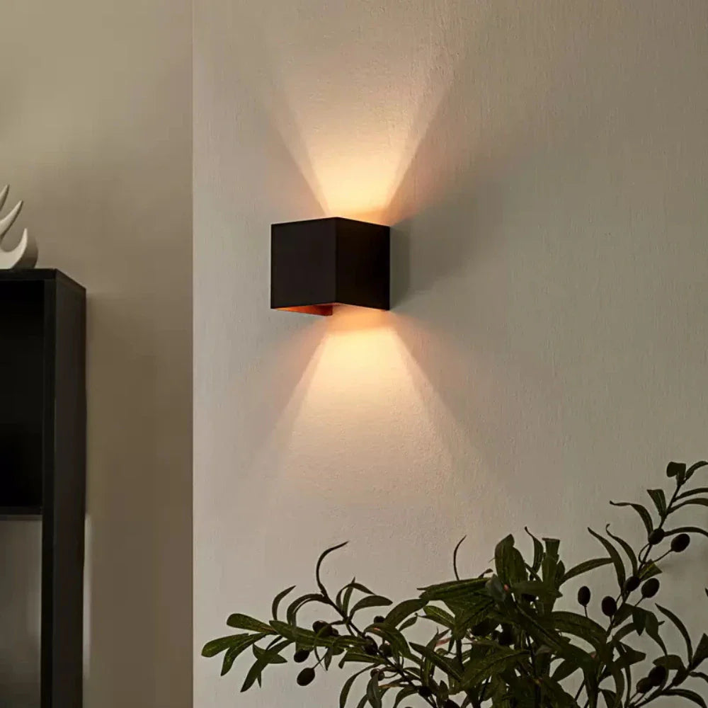 Applique murale LED blanc chaud pour extérieur jardin étanche design moderne décorative et autonome