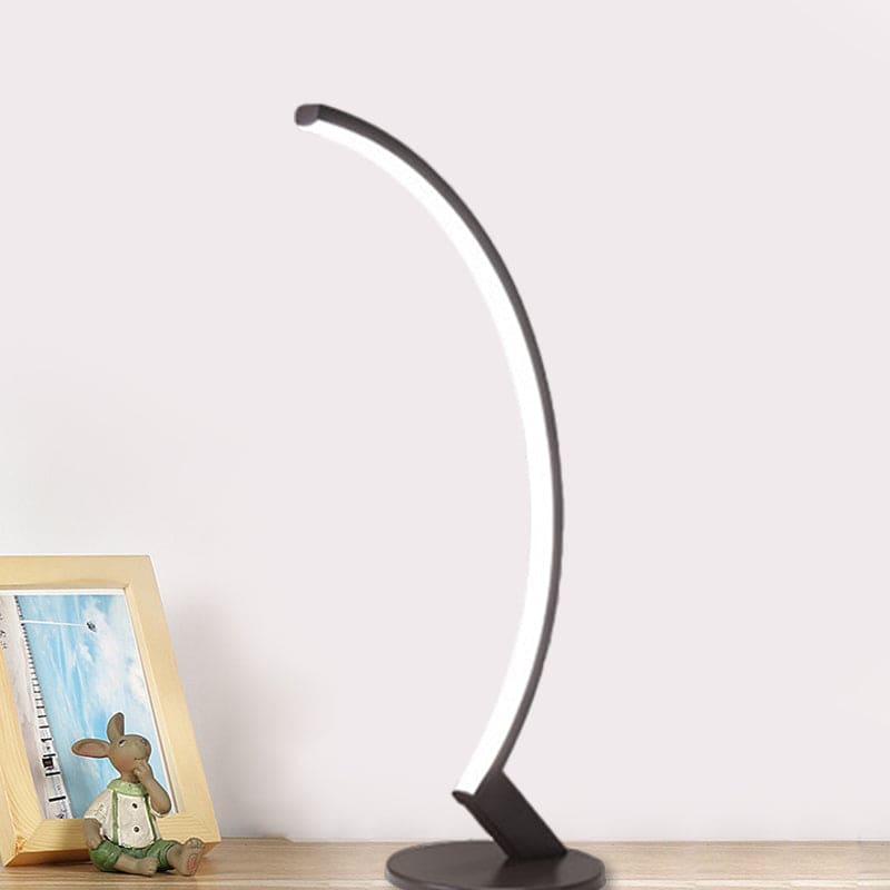 LumoArc – Lampe LED Métal Arc Réglable Noire Salon