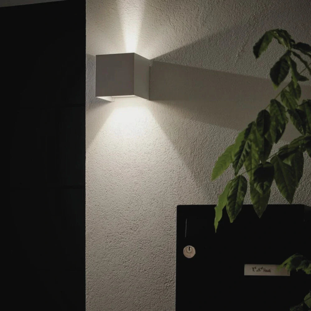 Applique murale LED blanc chaud pour extérieur jardin étanche design moderne décorative et autonome