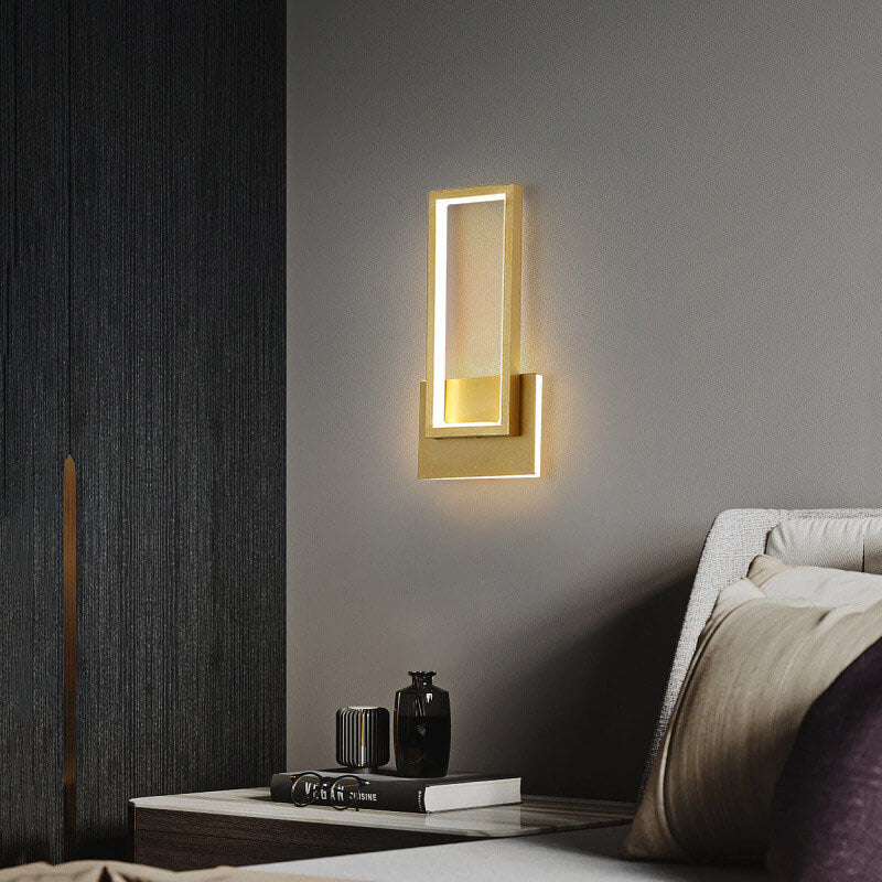LumoBright – Applique Murale LED Rectangulaire Dorée Salon