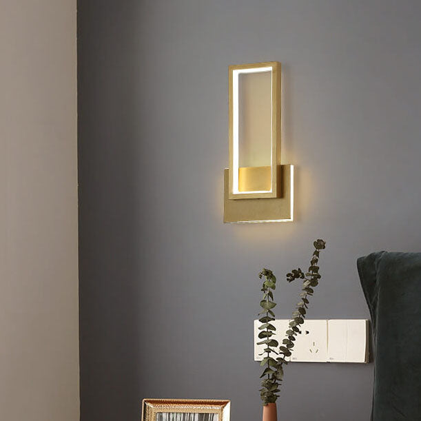 LumoBright – Applique Murale LED Rectangulaire Dorée Salon