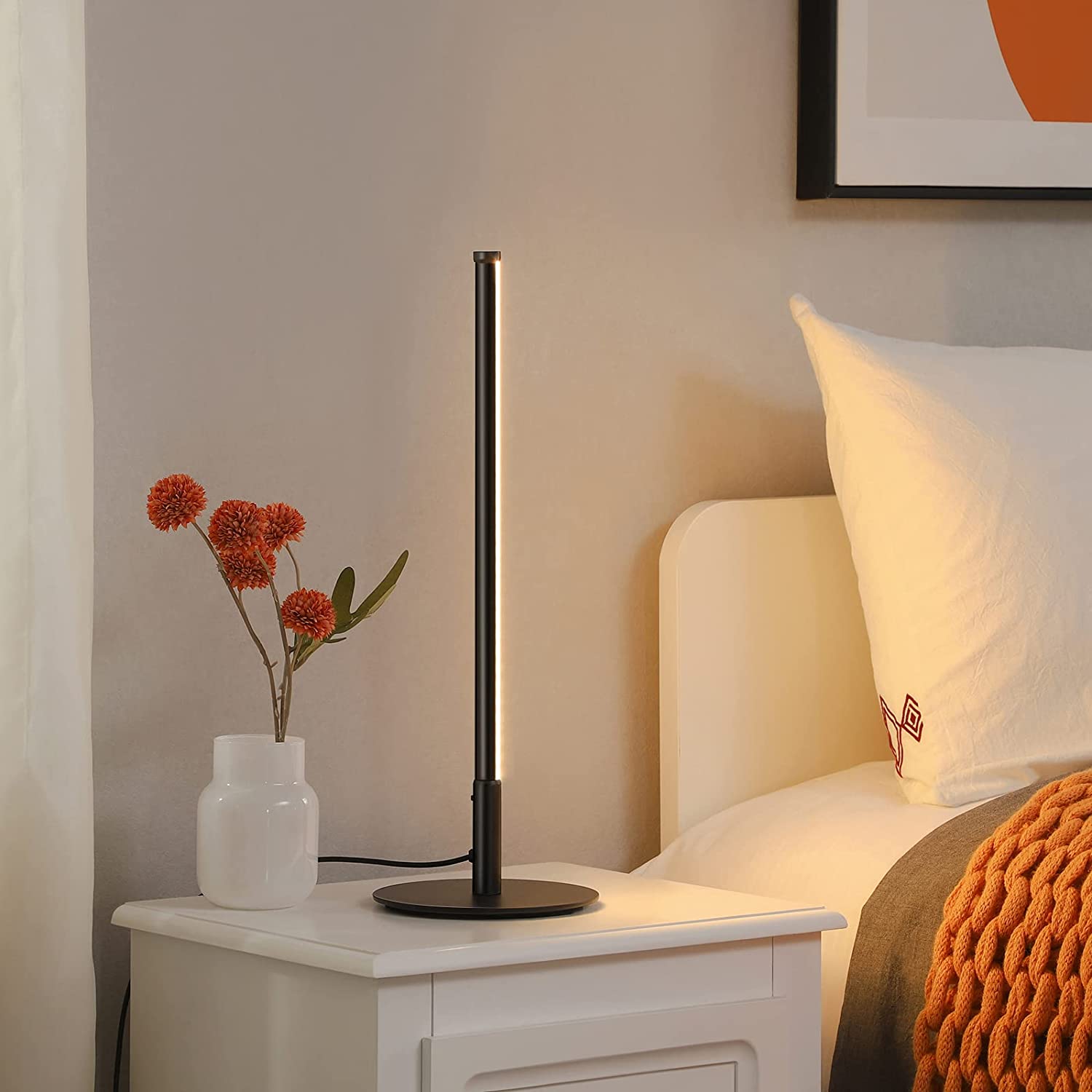 LustrousGold - Lampe de Table LED Dorée au Design Élégant et Moderne