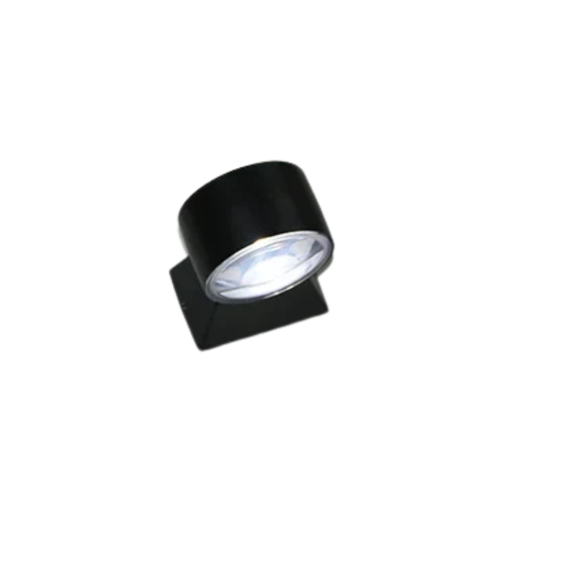 Lampe de Jardin Élégante en Aluminium et Résistante à l’Eau AquaLux