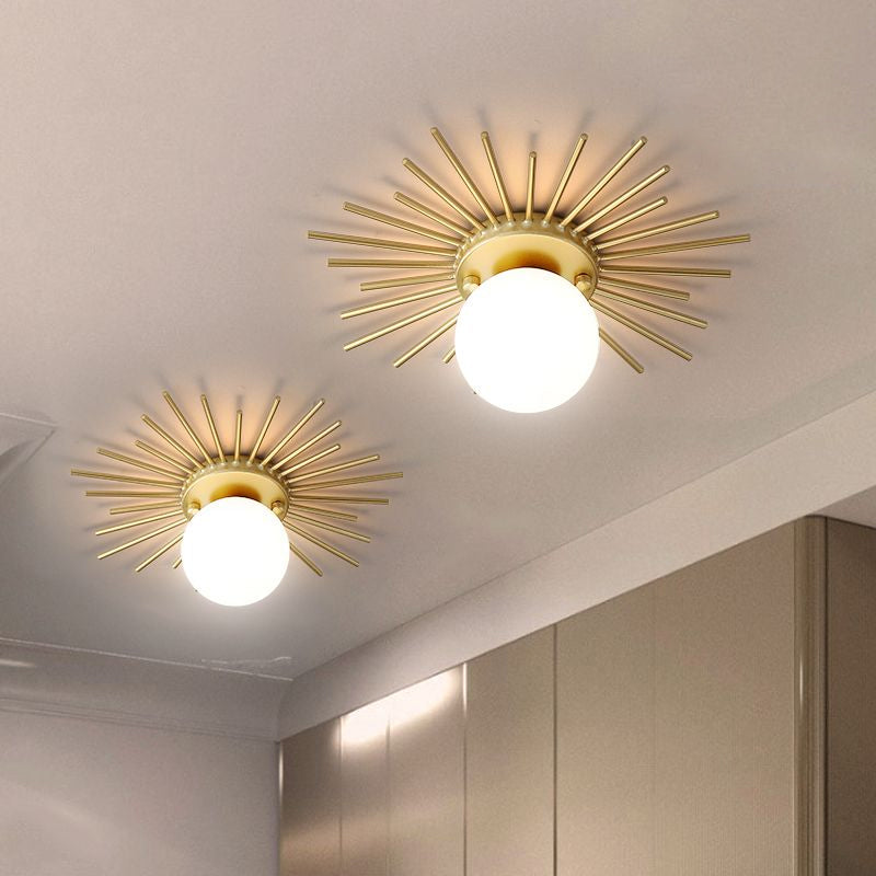 Luméora – Plafonnier Doré Verre Dépoli Moderne Salon