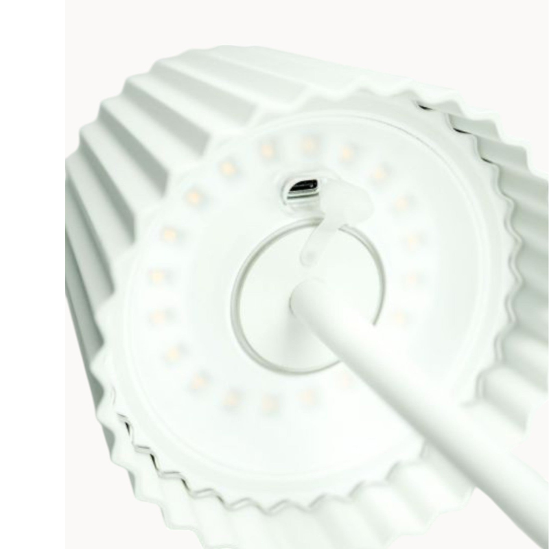 LumiPort – Lampe de table LED sans fil avec fonction de recharge USB