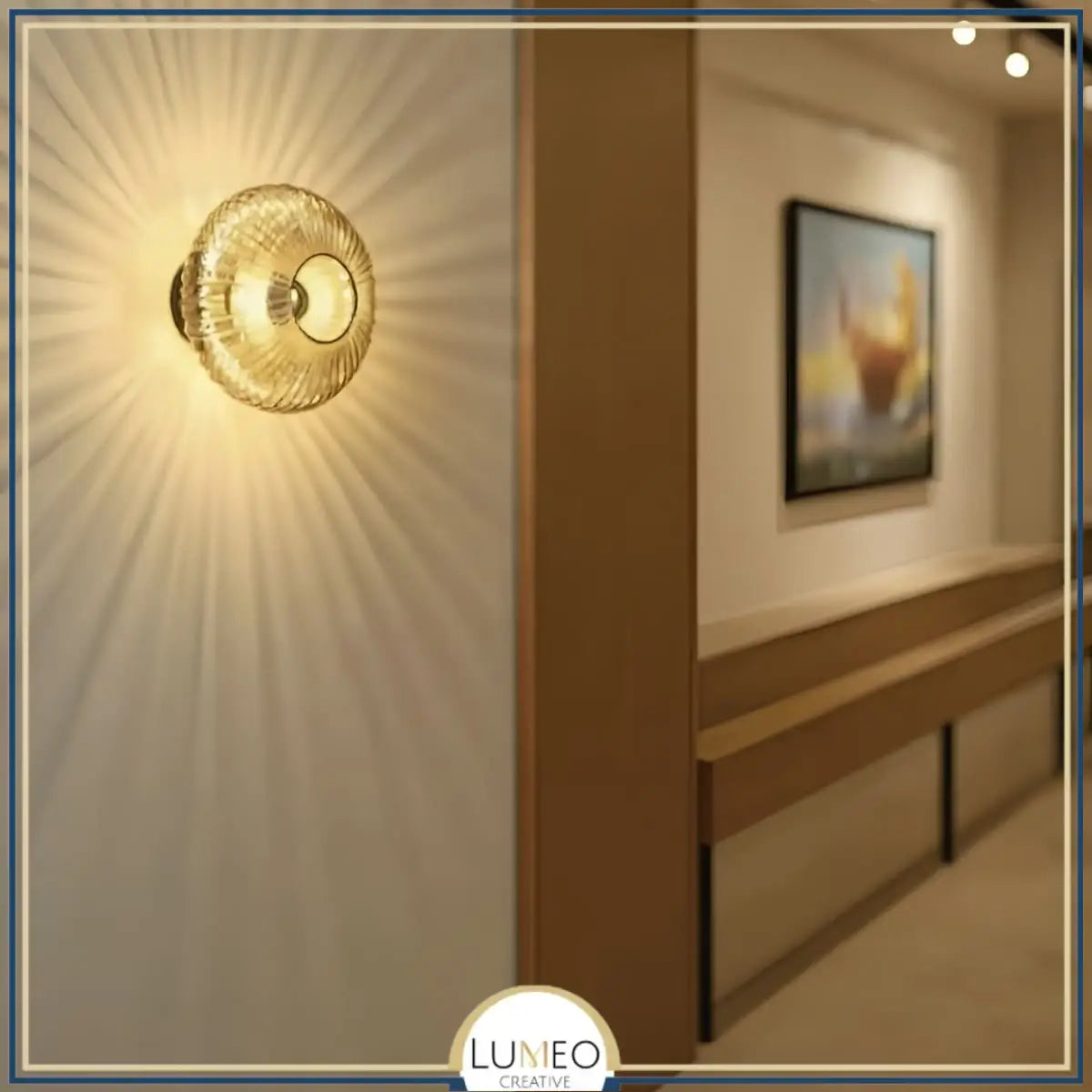Applique murale ronde | Verre soufflé strié, Support en laiton brossé 7