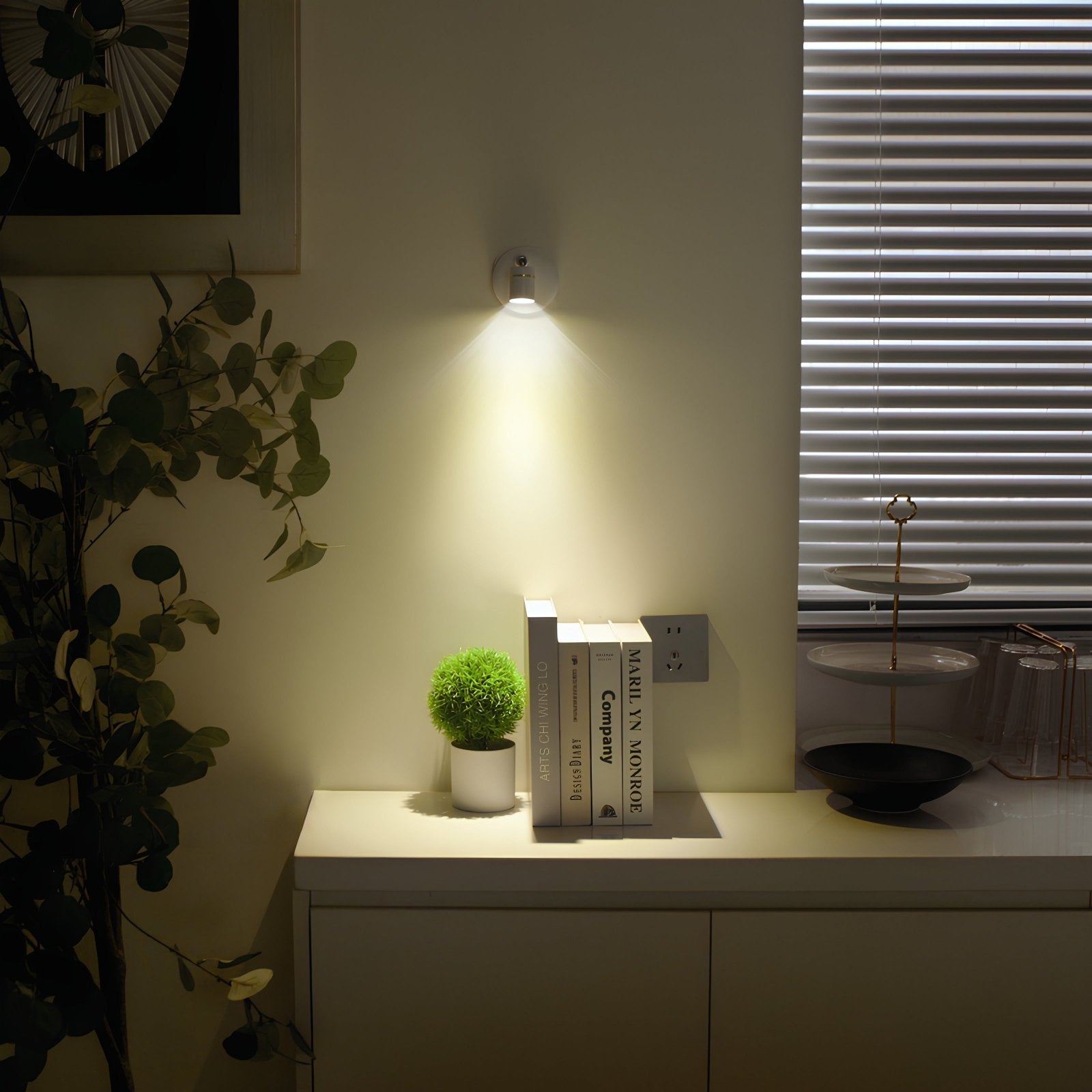 Applique Murale EasyStick LED Adhésive Noire pour Salon