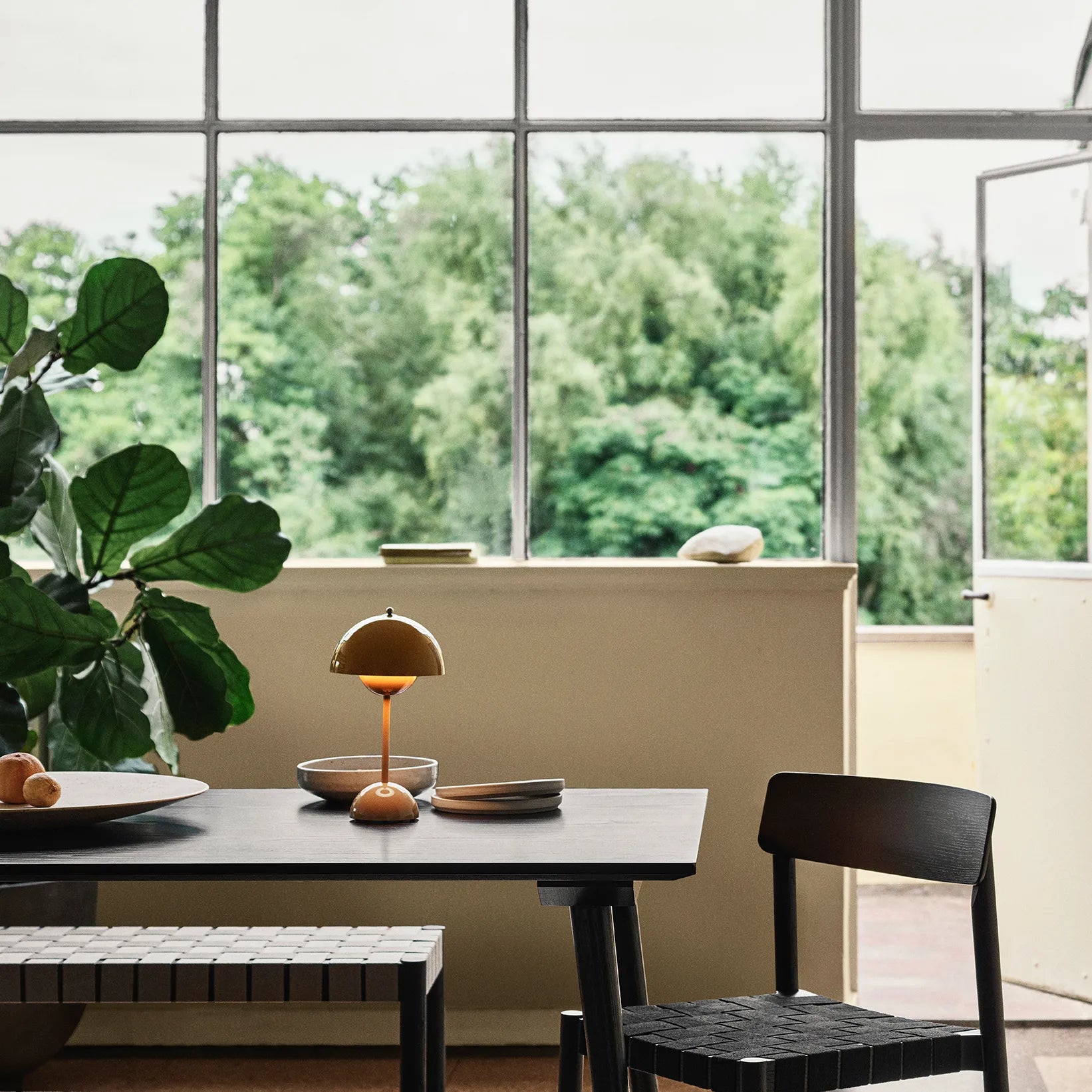 Fleuréa – Lampe LED de Table Rechargeable à Intensité Réglable