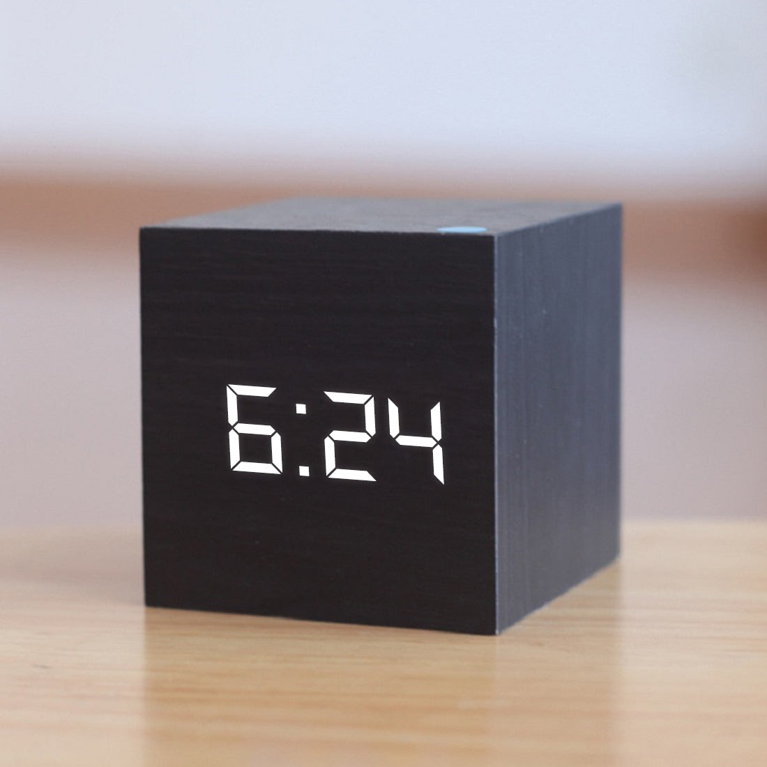 Horloge numérique cubique | Affichage date, température 0