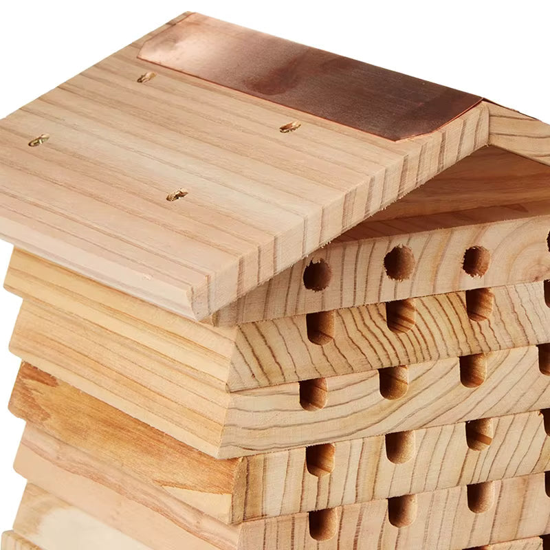 Hôtel À Abeilles | Bois De Cèdre Massif, Toit En Cuivre 5