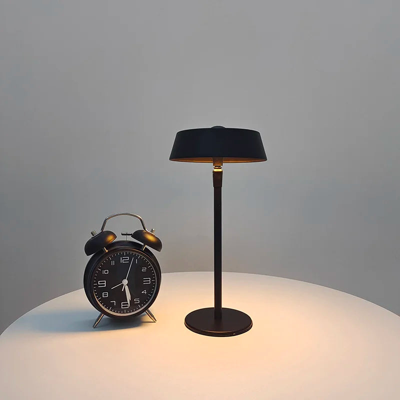 CityLuxe I Lampe de Table LED Moderne – Métal et Verre Épurés pour le Salon