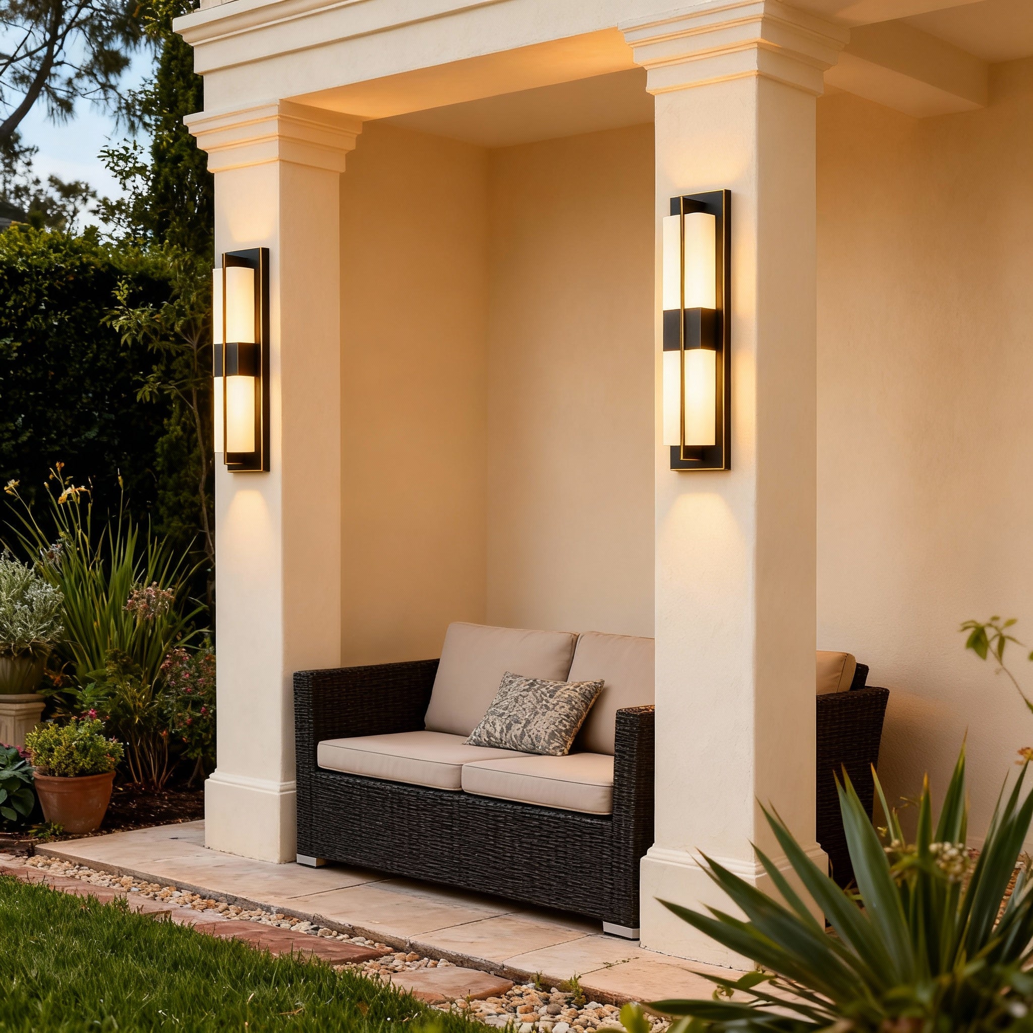 Luminaire Vertical | Construction Étanche, Design Contemporain 7