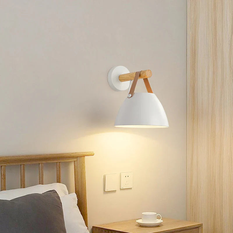 Applique Murale LED au Design Bois et Cuir SkandiShine