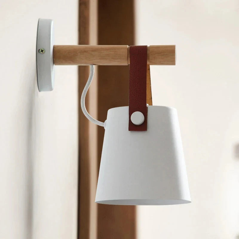 Applique Murale LED au Design Bois et Cuir SkandiShine