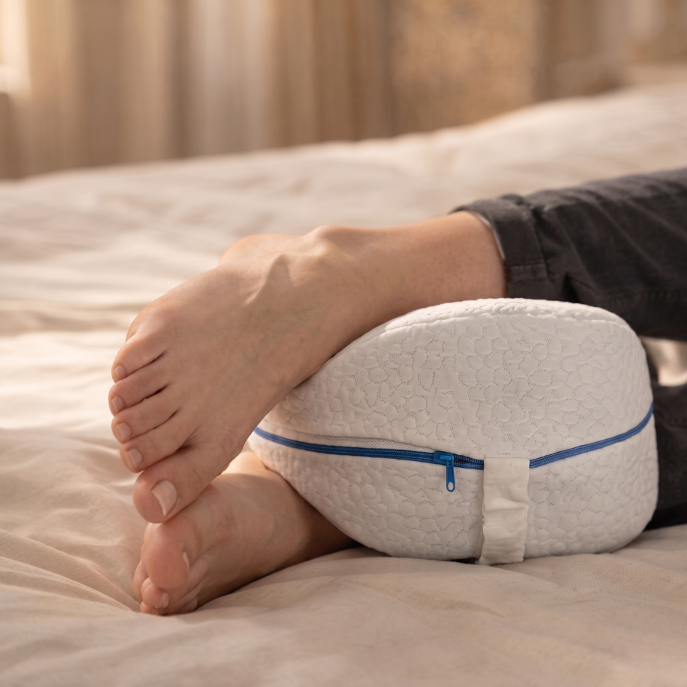 Coussin pour genoux pour dormeurs sur le côté | Coussin de soutien des jambes pour l’alignement pendant le sommeil