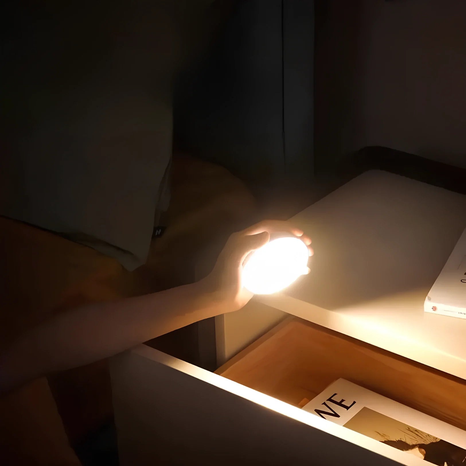 Lampe Intérieure à Détection de Mouvement – LED Blanche Moderne