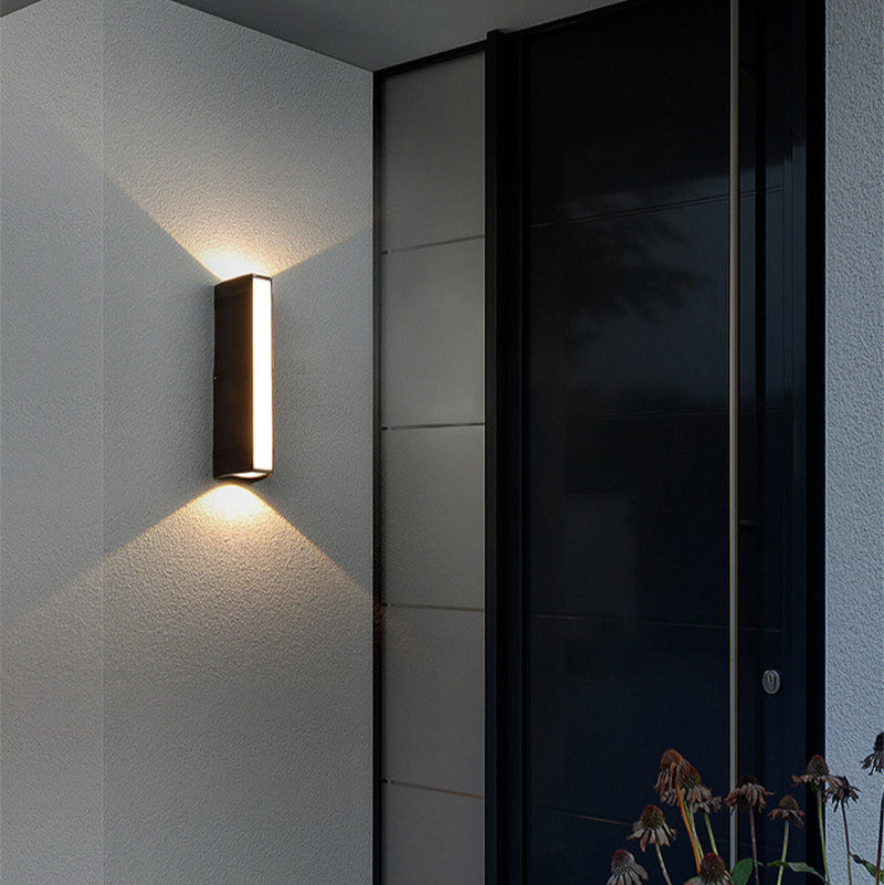 Applique murale extérieure LED LumoShine, moderne, étanche, noire pour terrasse