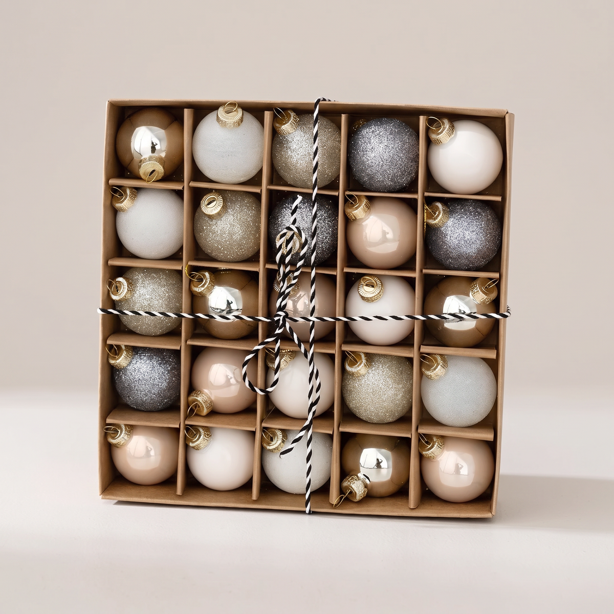 Lot de 25 mini boules de Noël en verre 4 cm, petites boules de sapin en coffret