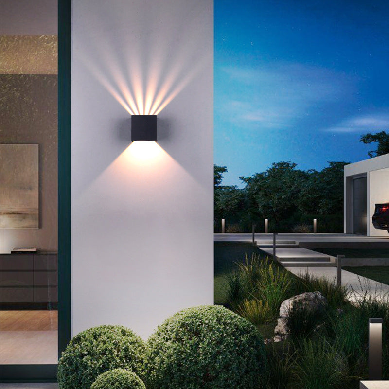 Éclairage extérieur moderne minimaliste avec lumière blanche chaude résistant pour jardin et terrasse