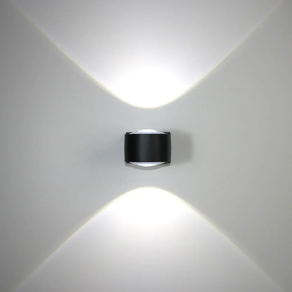 Lampe de Jardin Élégante en Aluminium et Résistante à l’Eau AquaLux
