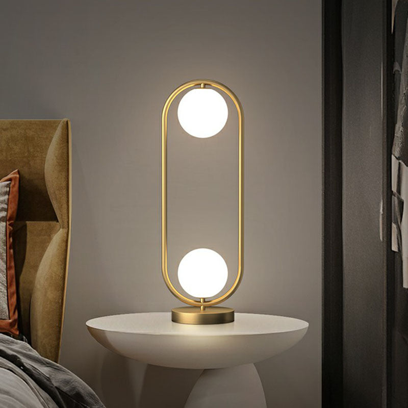 GloLux Duo – Lampe de Table à Finition Dorée avec 2 Globes en Verre