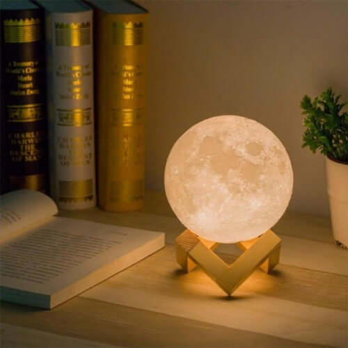 LumiLune – Lampe LED Lune Moderne Blanche pour Intérieur