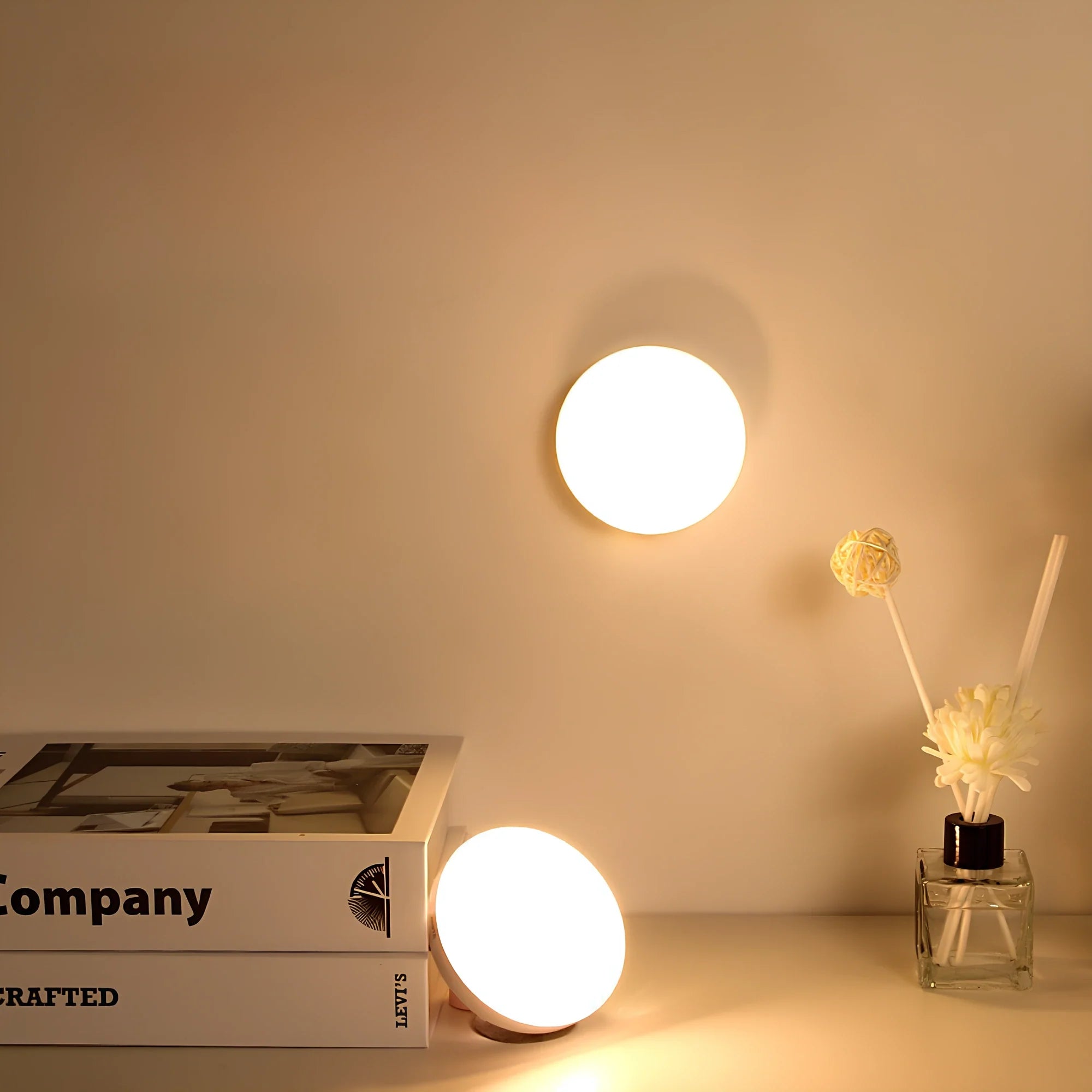 Lampe Intérieure à Détection de Mouvement – LED Blanche Moderne