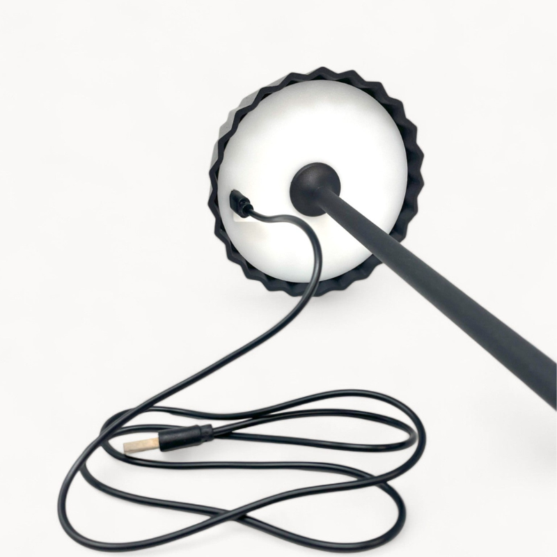 LumiPort – Lampe de table LED sans fil avec fonction de recharge USB