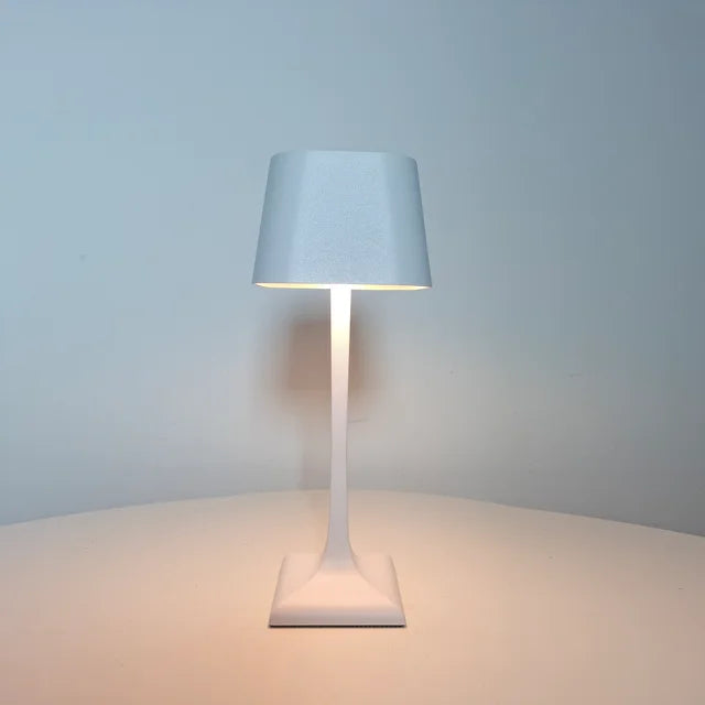 LumoBox – Lampe de Table LED à Forme Carrée Moderne