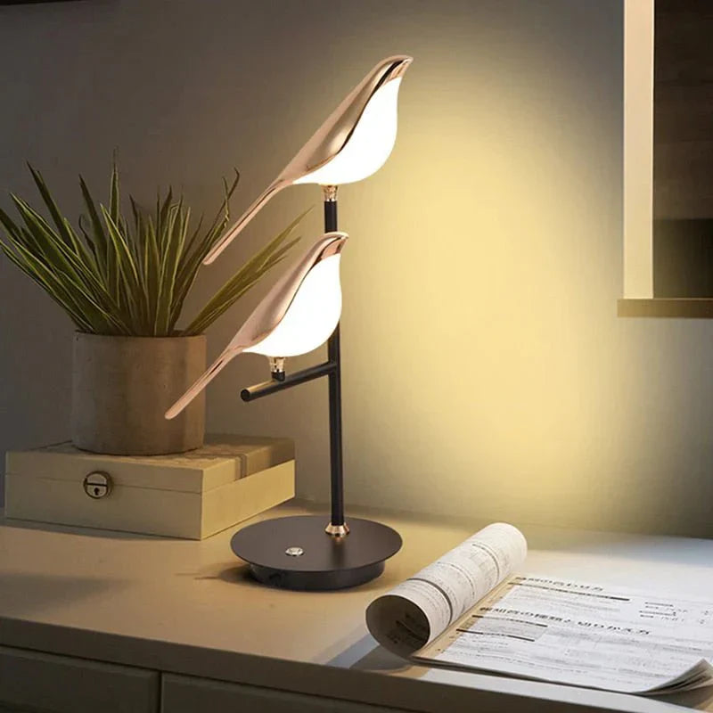 Lunéra – Lampe de Table LED Moderne Dorée pour Salon