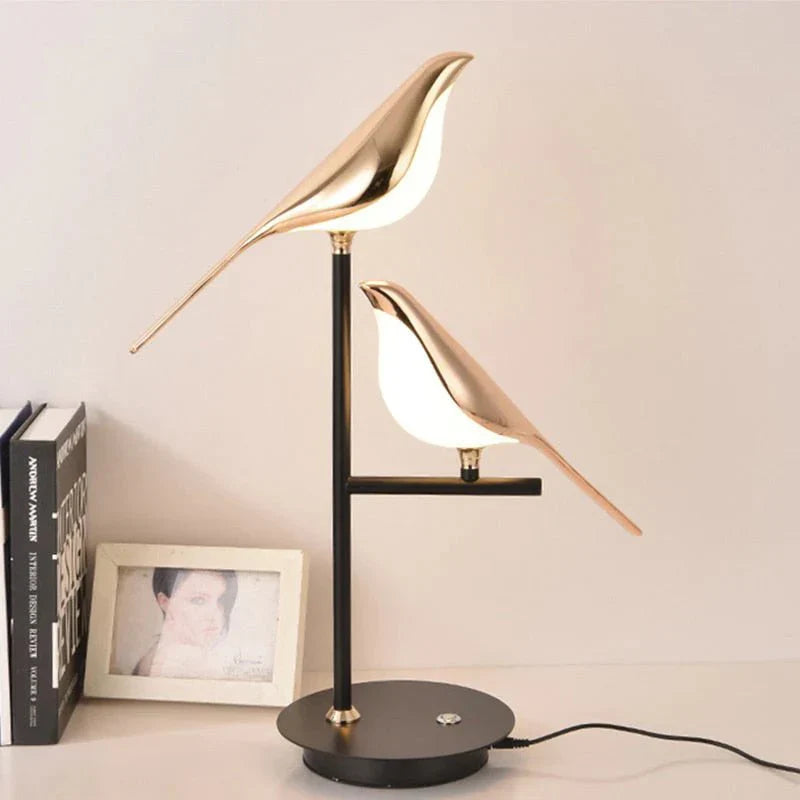 Lunéra – Lampe de Table LED Moderne Dorée pour Salon