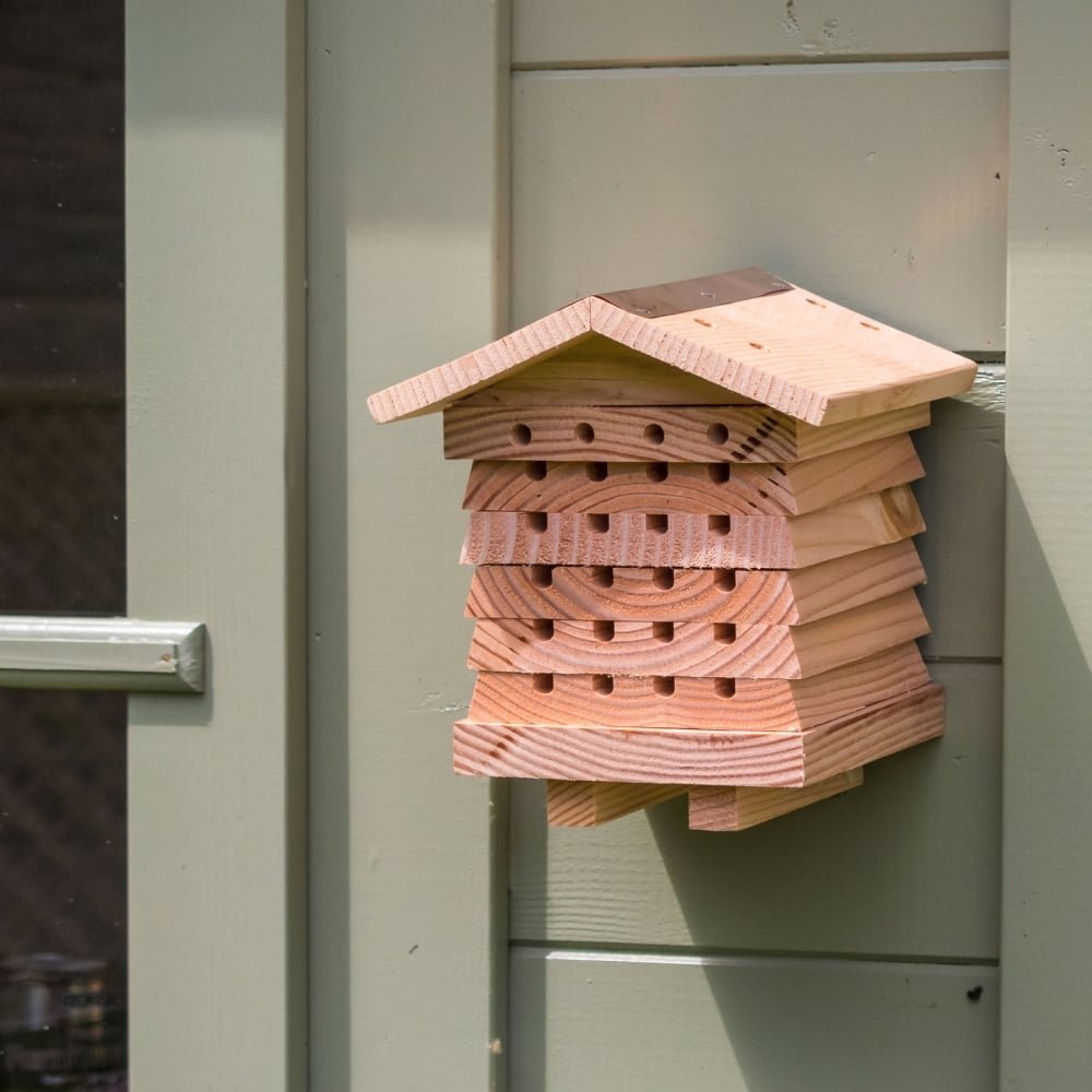Hôtel À Abeilles | Bois De Cèdre Massif, Toit En Cuivre 2