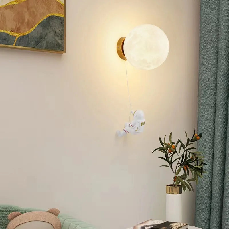 MoonVoyage – Lampe Murale Astronaute en Forme de Lune
