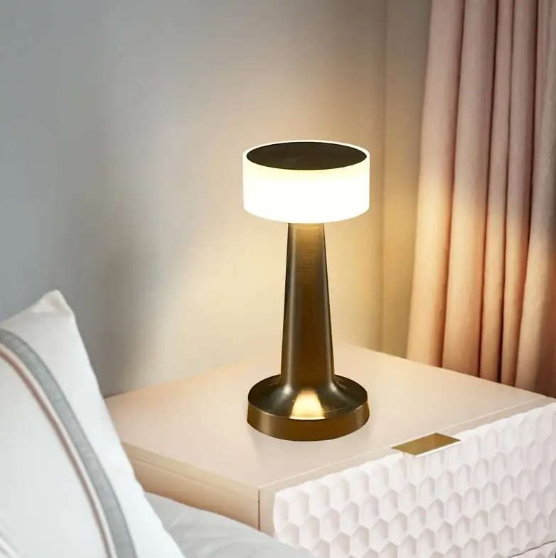LunaHalo I Lampe de Table Sans Fil – LED, Rechargeable, Design Moderne pour Chambre