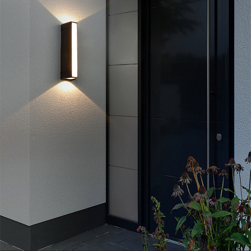 Applique murale extérieure LED LumoShine, moderne, étanche, noire pour terrasse