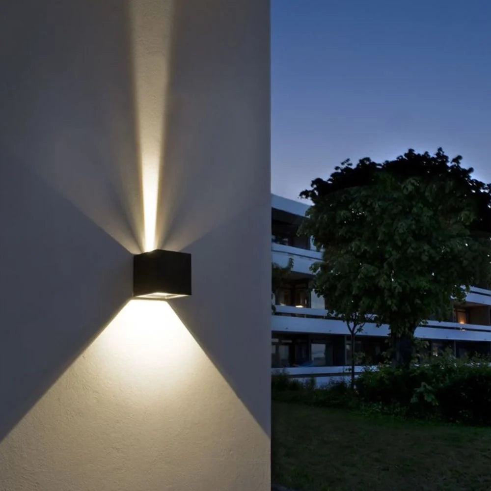 Applique murale LED blanc chaud pour extérieur jardin étanche design moderne décorative et autonome