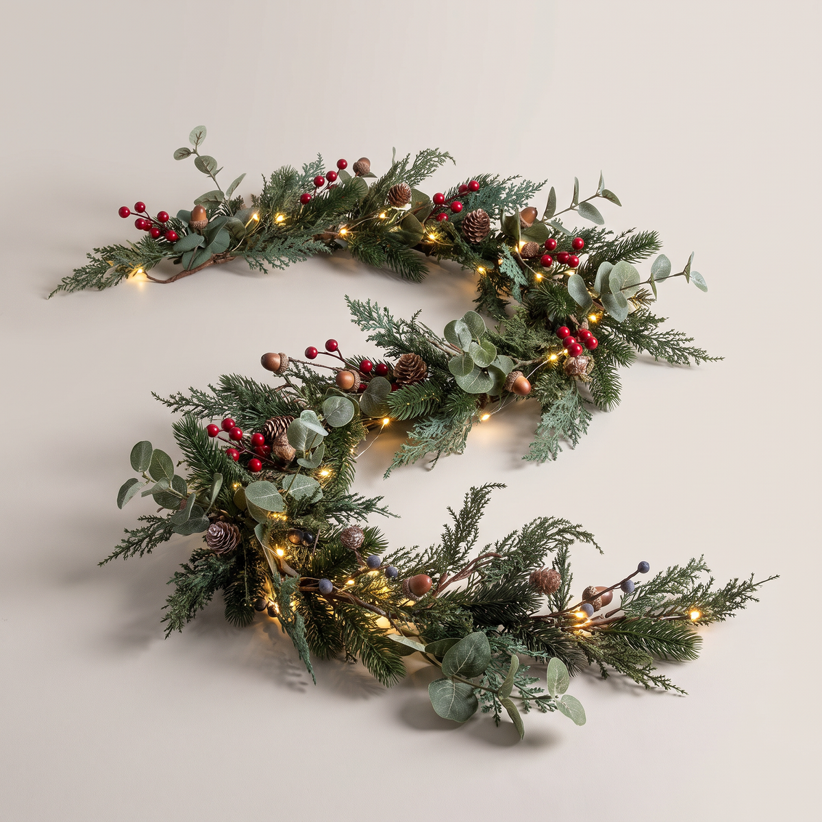 Guirlande de Noël lumineuse 2 m, guirlande de sapin avec baies et pommes de pin et minuterie