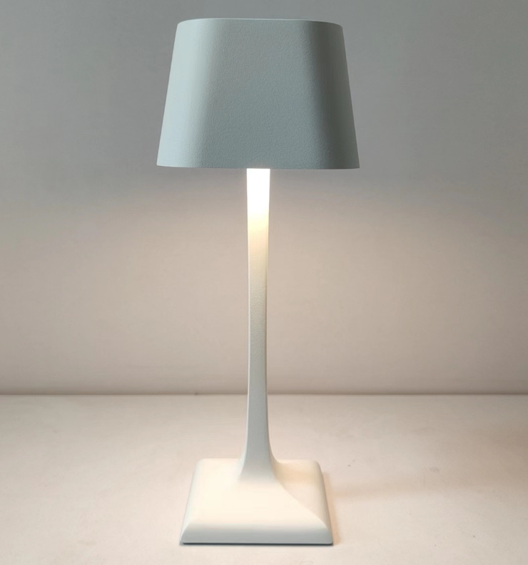 LumoBox – Lampe de Table LED à Forme Carrée Moderne